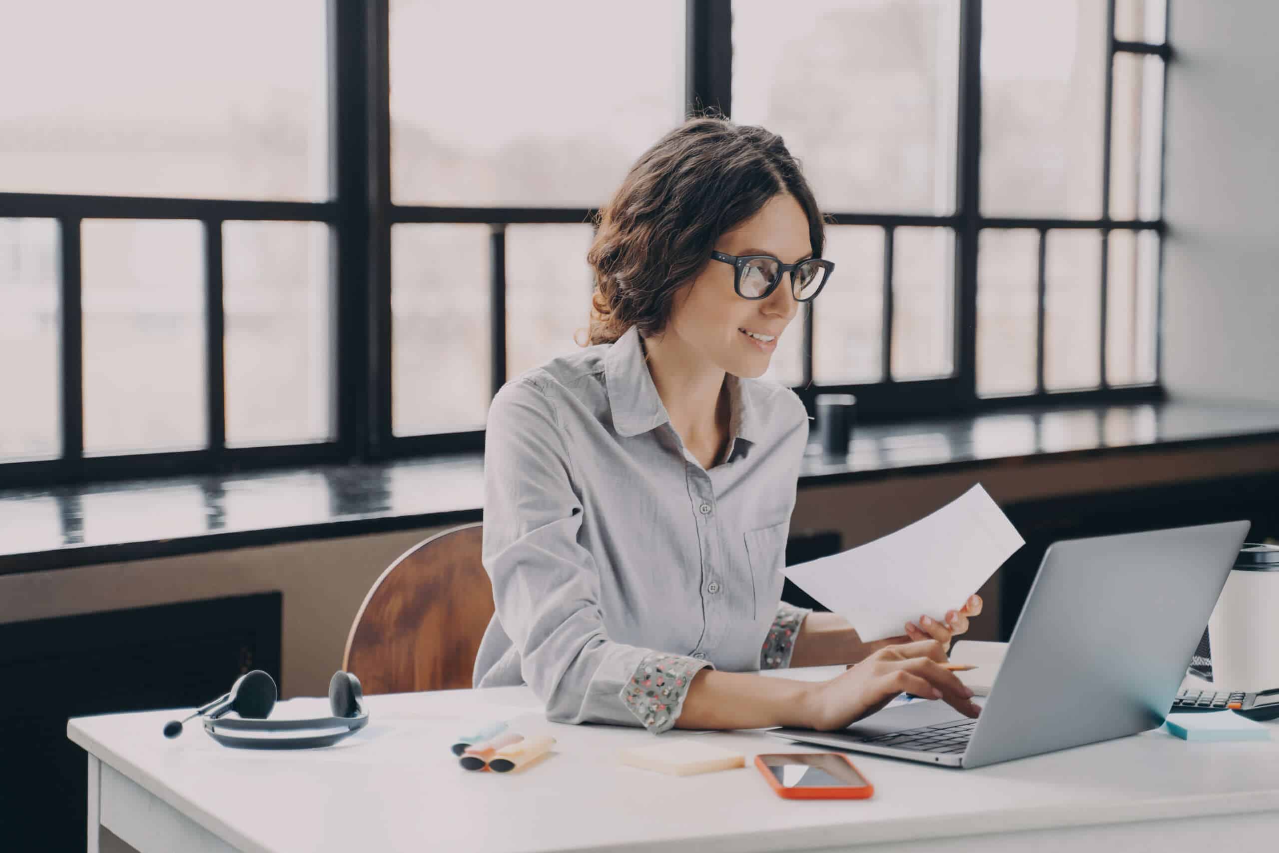 employee reviewing 360-degree feedback report